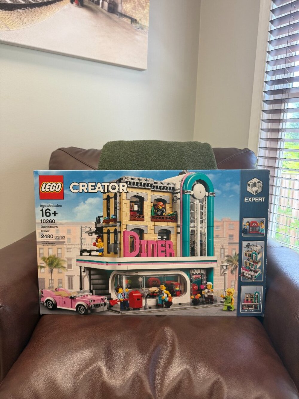 Lego 10260 Creator Expert Downtown Diner - RETIRED-RARE-NISB - MINT!!!